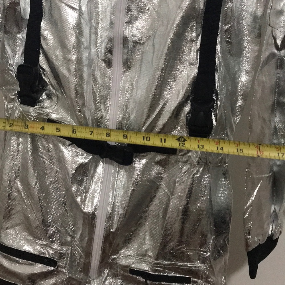 Space suit - Picture 14 of 16